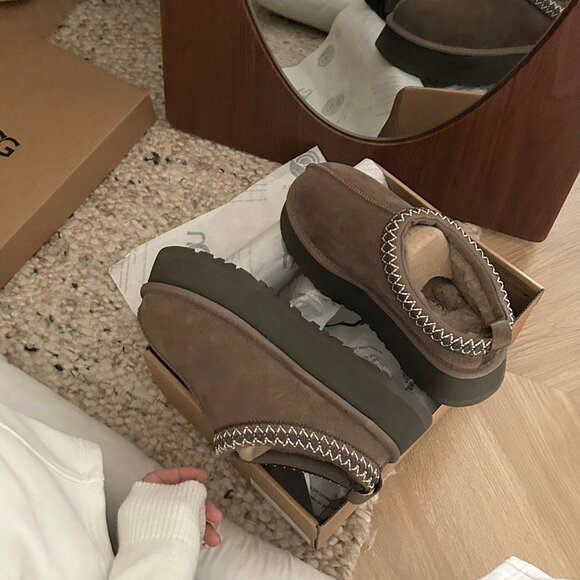 UGG Tazz Platform Shearling Lined Slipper - Picture 10 of 10